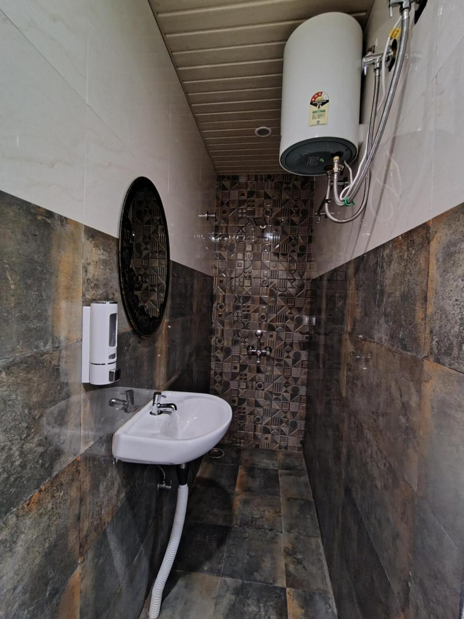 Hotel Mrk Varanasi Eksteriør billede